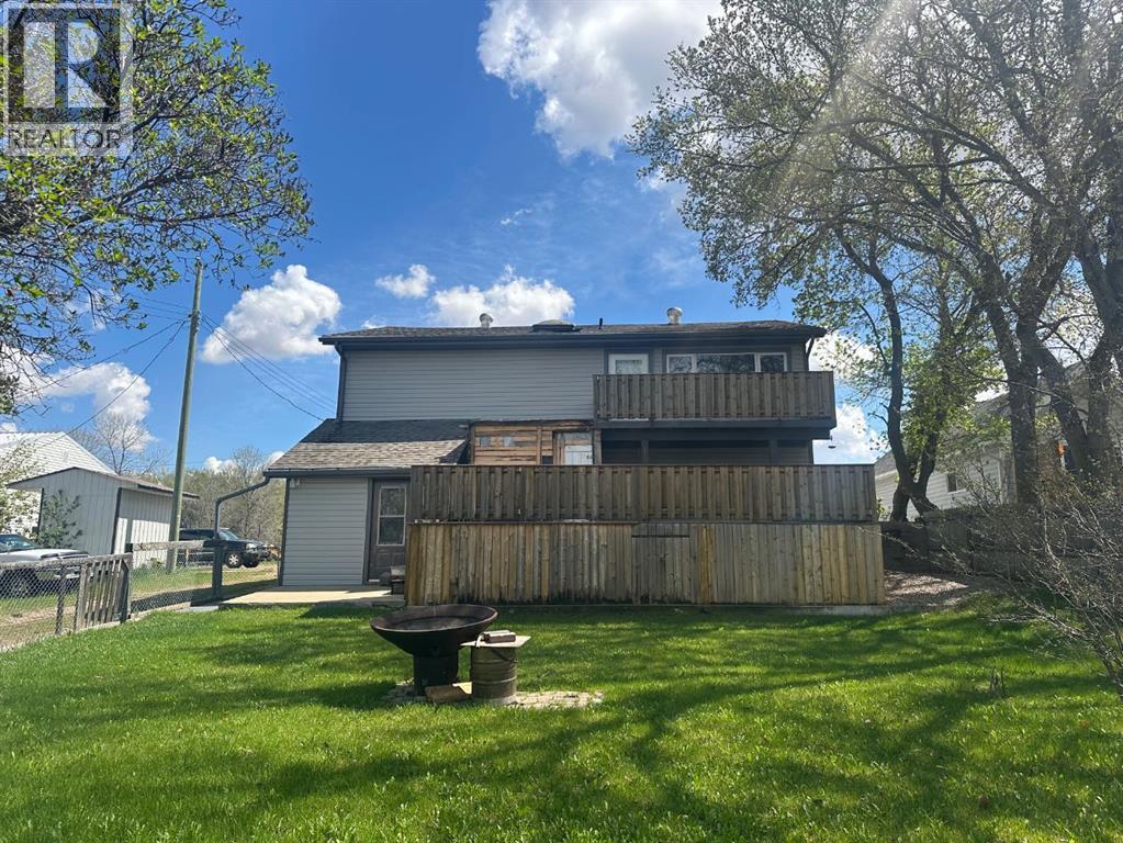 109 First Avenue S, Wimborne, Alberta  T0M 2G0 - Photo 3 - A2221008