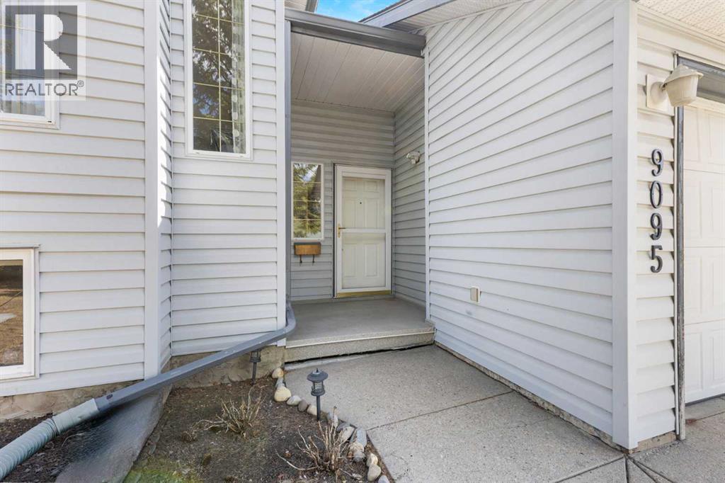 9095 Scurfield Drive Nw, Calgary, Alberta  T3L 1L3 - Photo 5 - A2258409