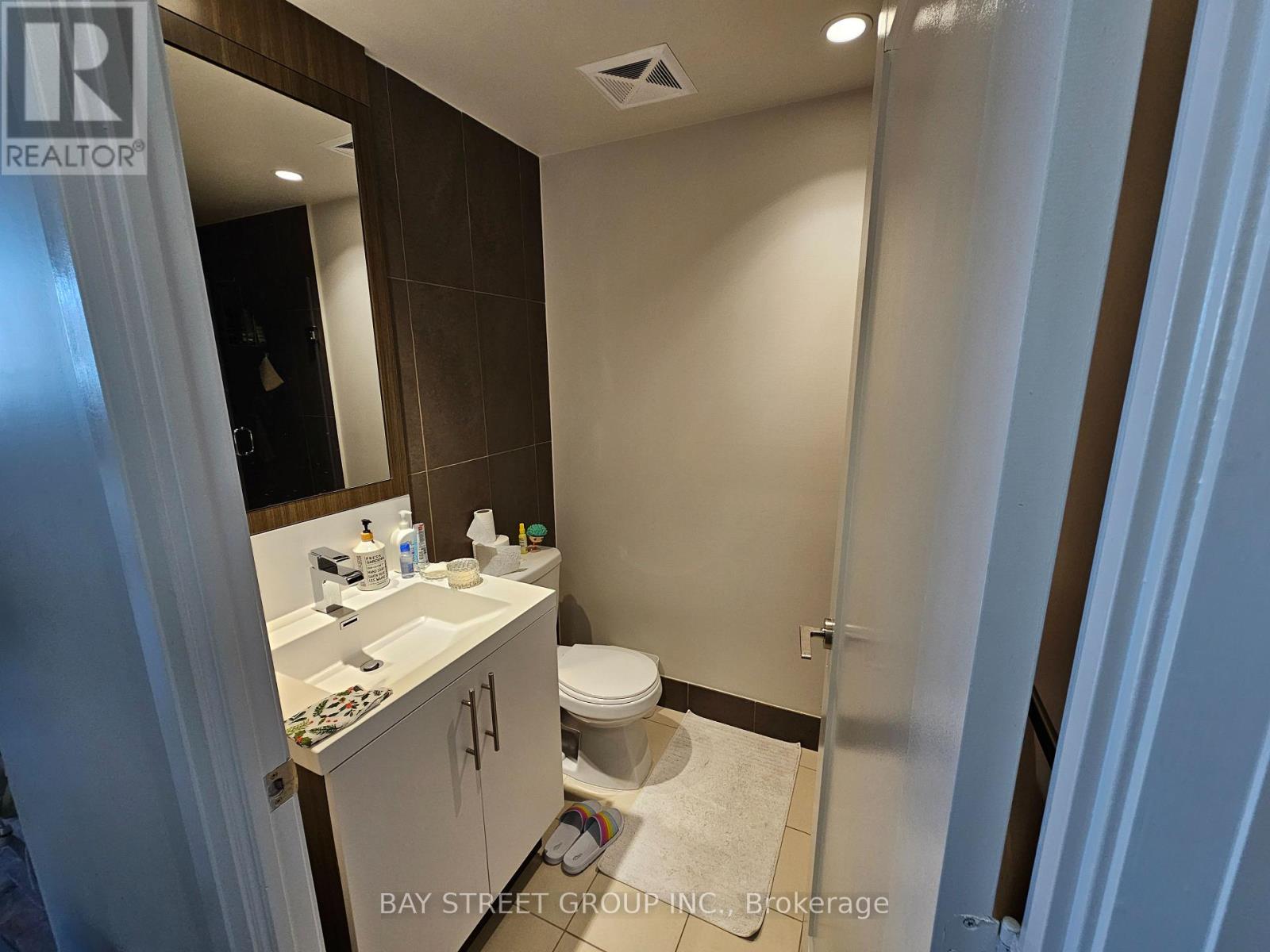 3826 - 5 Sheppard Avenue E, Toronto, Ontario  M2N 0G4 - Photo 3 - C12435868