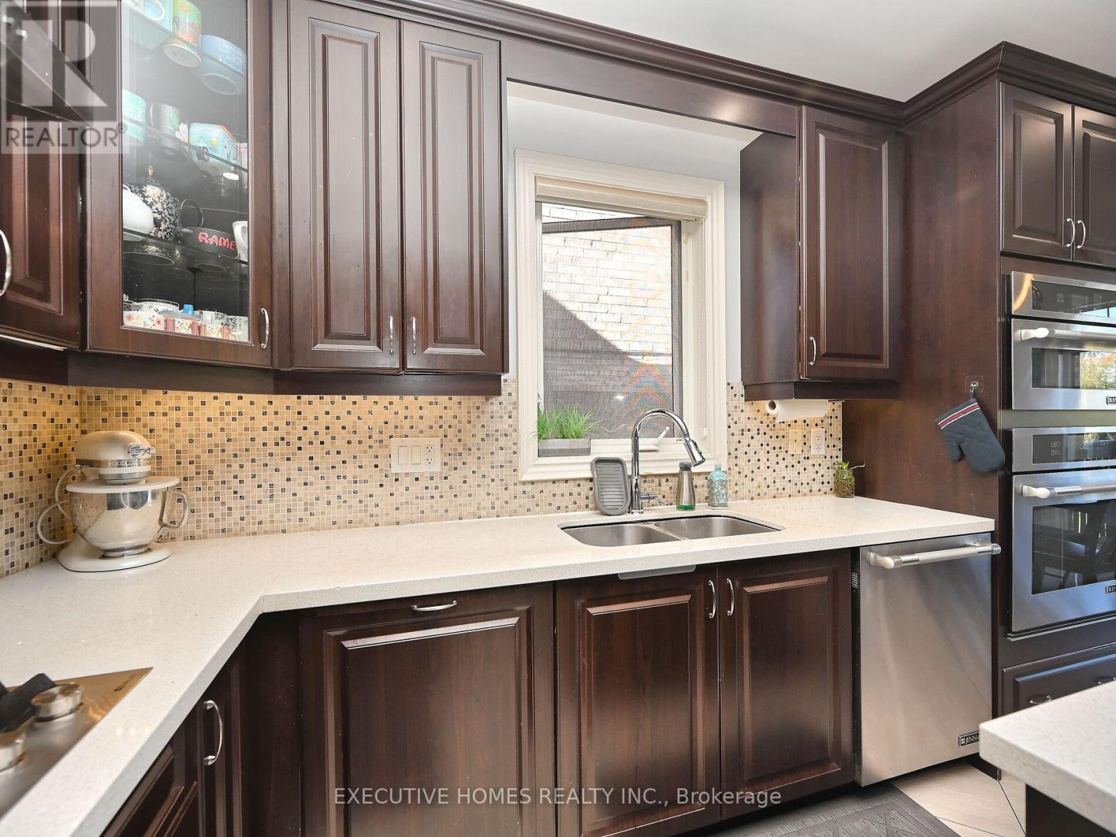55 Apple Valley Way E, Brampton, Ontario  L5P 3R5 - Photo 11 - W12435861