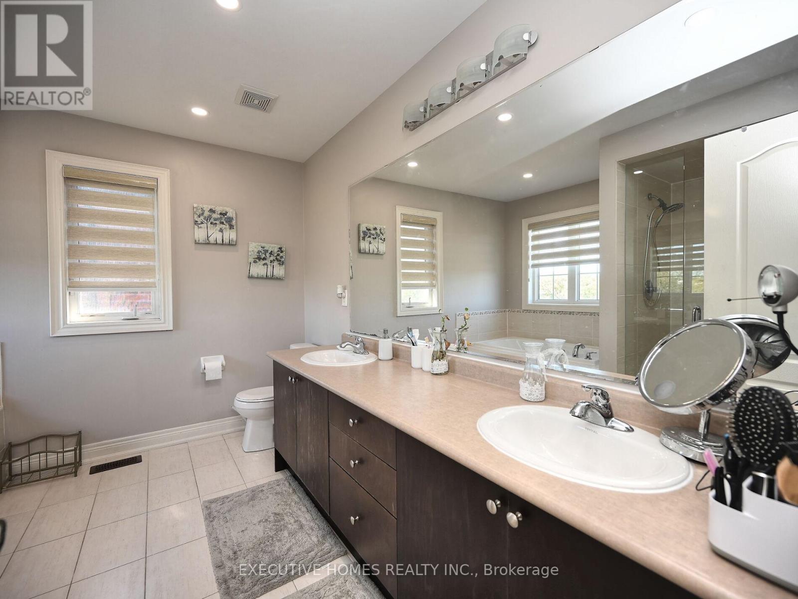 55 Apple Valley Way E, Brampton, Ontario  L5P 3R5 - Photo 24 - W12435861