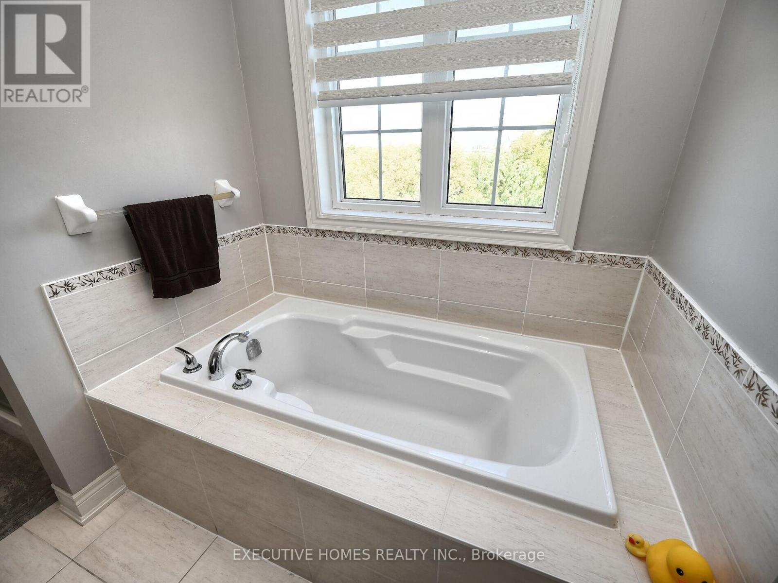 55 Apple Valley Way E, Brampton, Ontario  L5P 3R5 - Photo 26 - W12435861