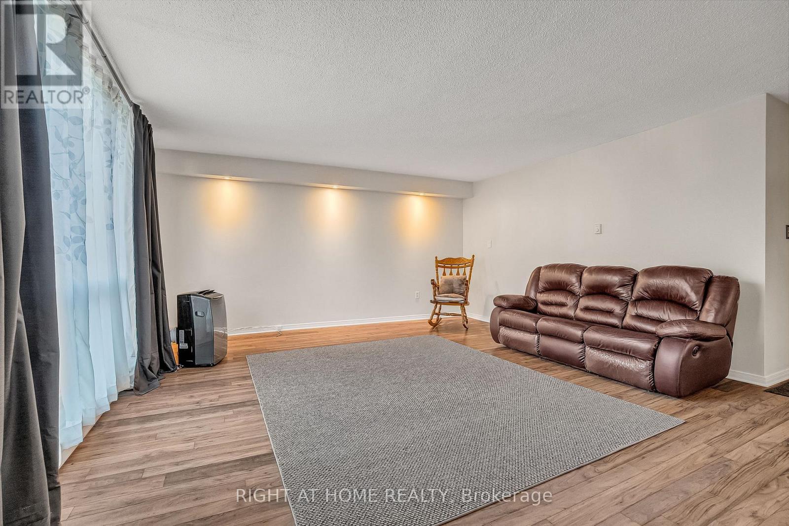 110 - 454 Centre Street S, Oshawa, Ontario  L1H 4C2 - Photo 12 - E12435904