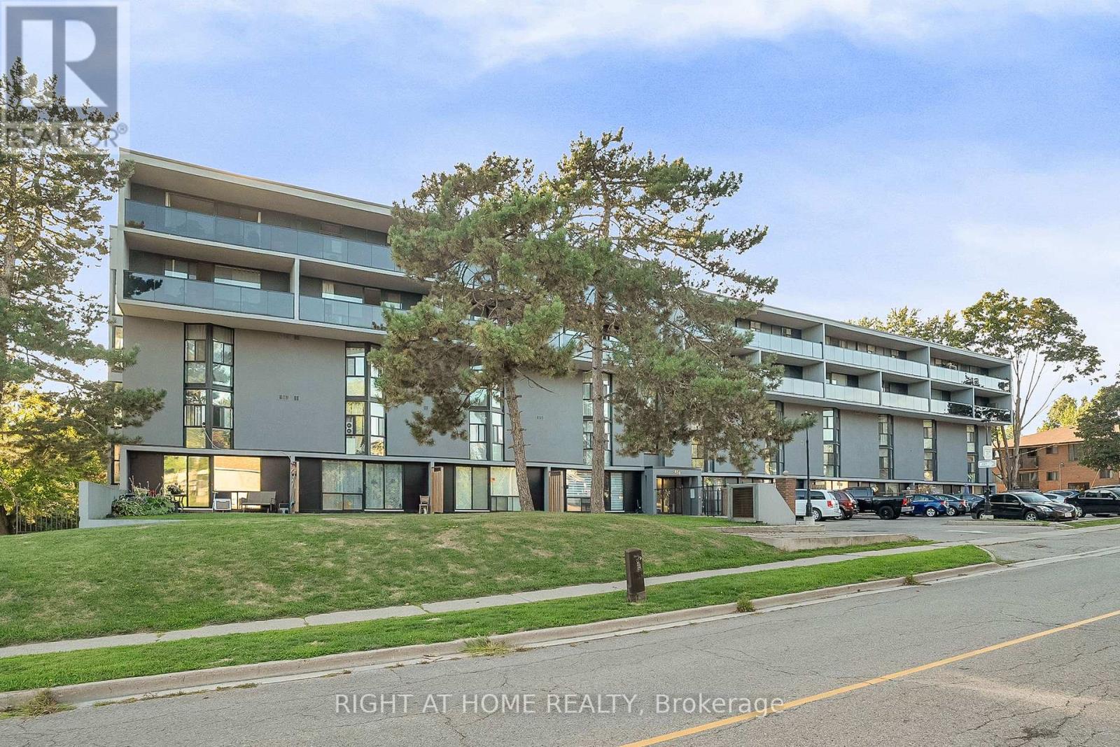 110 - 454 Centre Street S, Oshawa, Ontario  L1H 4C2 - Photo 2 - E12435904