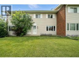13, 15 Stanton Street Sunnybrook, Red Deer, Ca