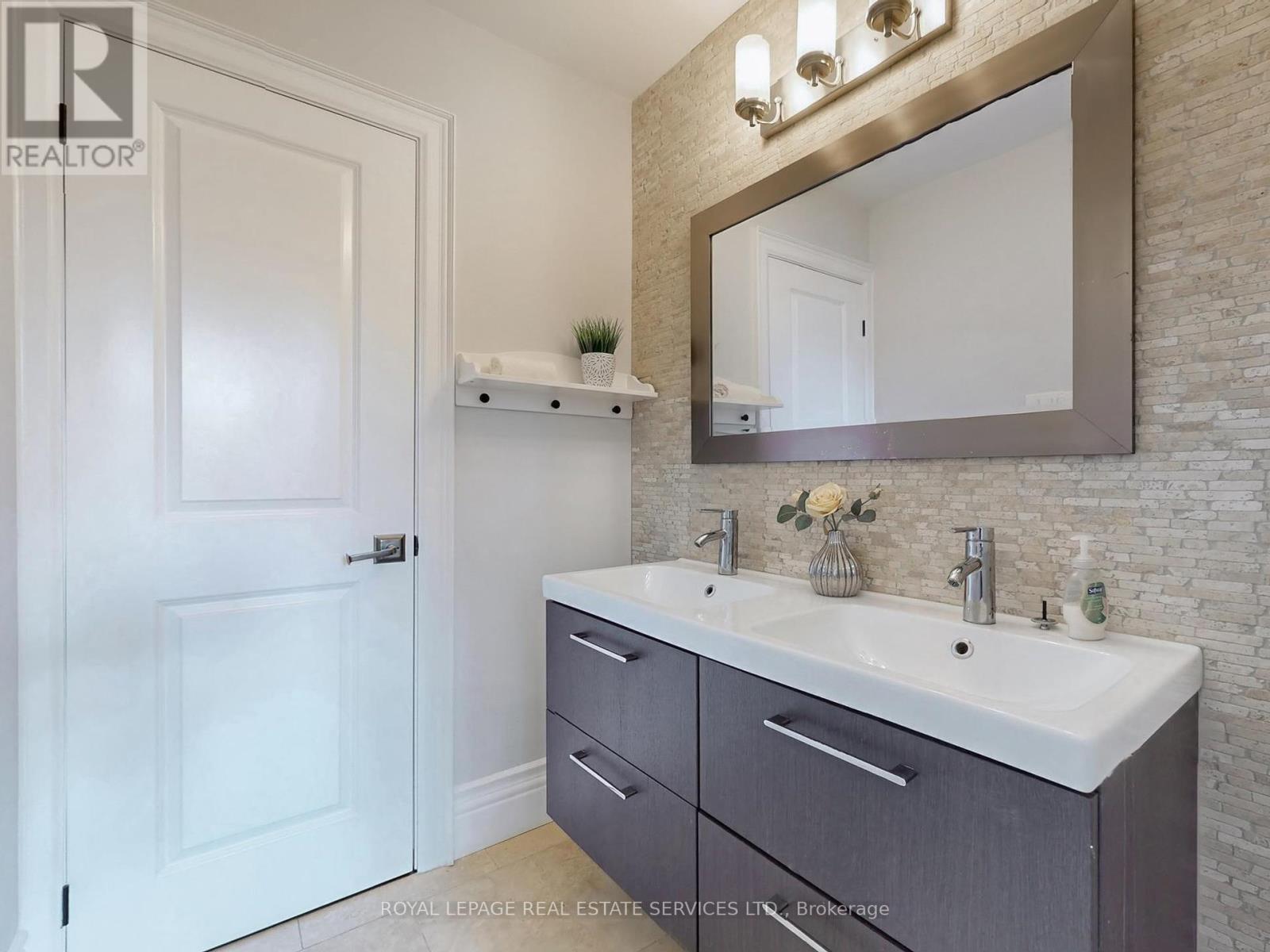 1511 Haig Boulevard, Mississauga, Ontario  L5E 2N2 - Photo 33 - W12434215