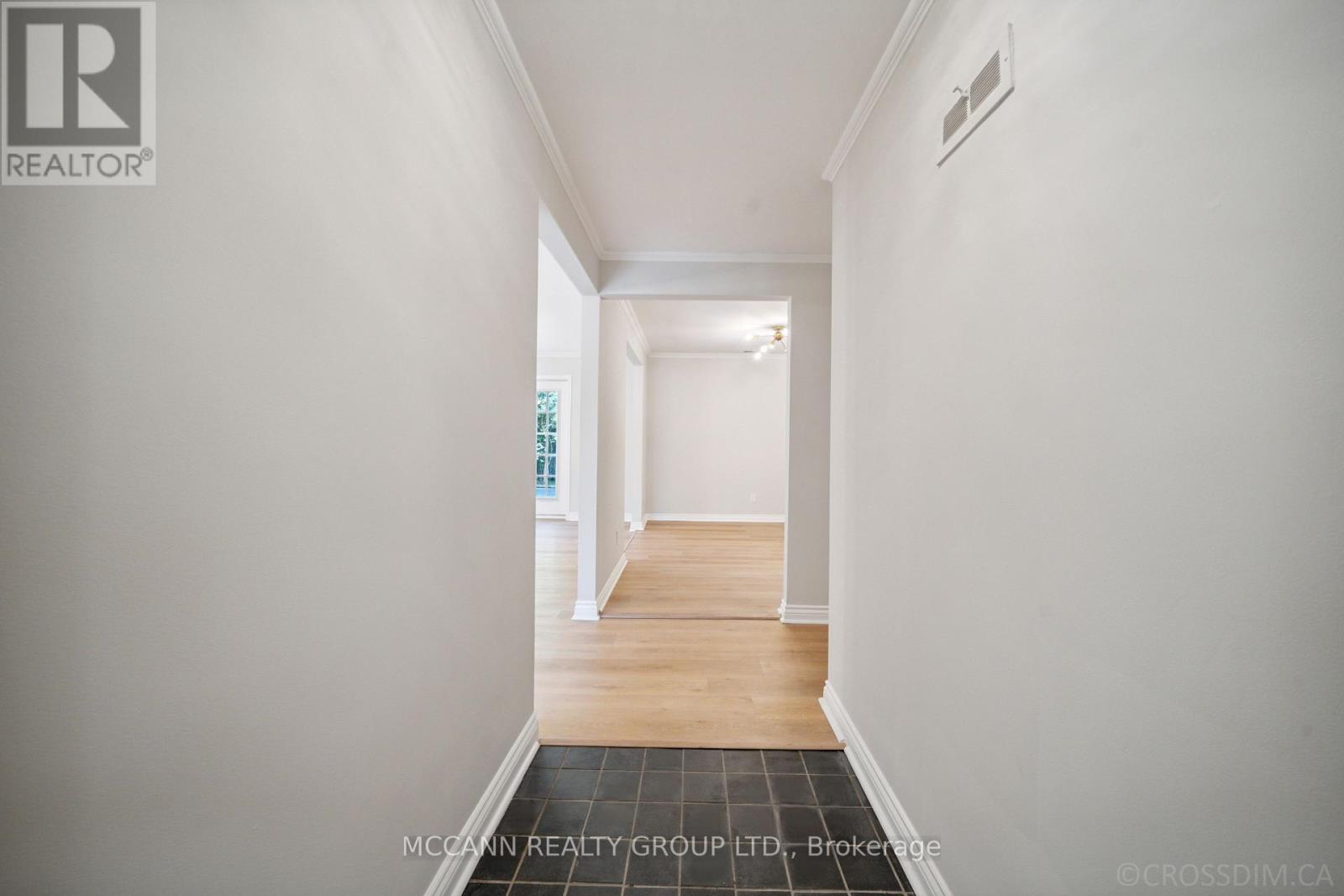102 Yorkminster Road, Toronto, Ontario  M2P 1M6 - Photo 4 - C12435887