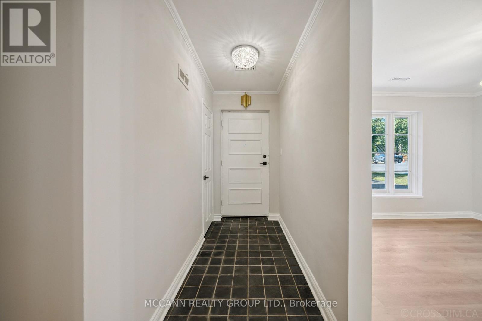 102 Yorkminster Road, Toronto, Ontario  M2P 1M6 - Photo 5 - C12435887