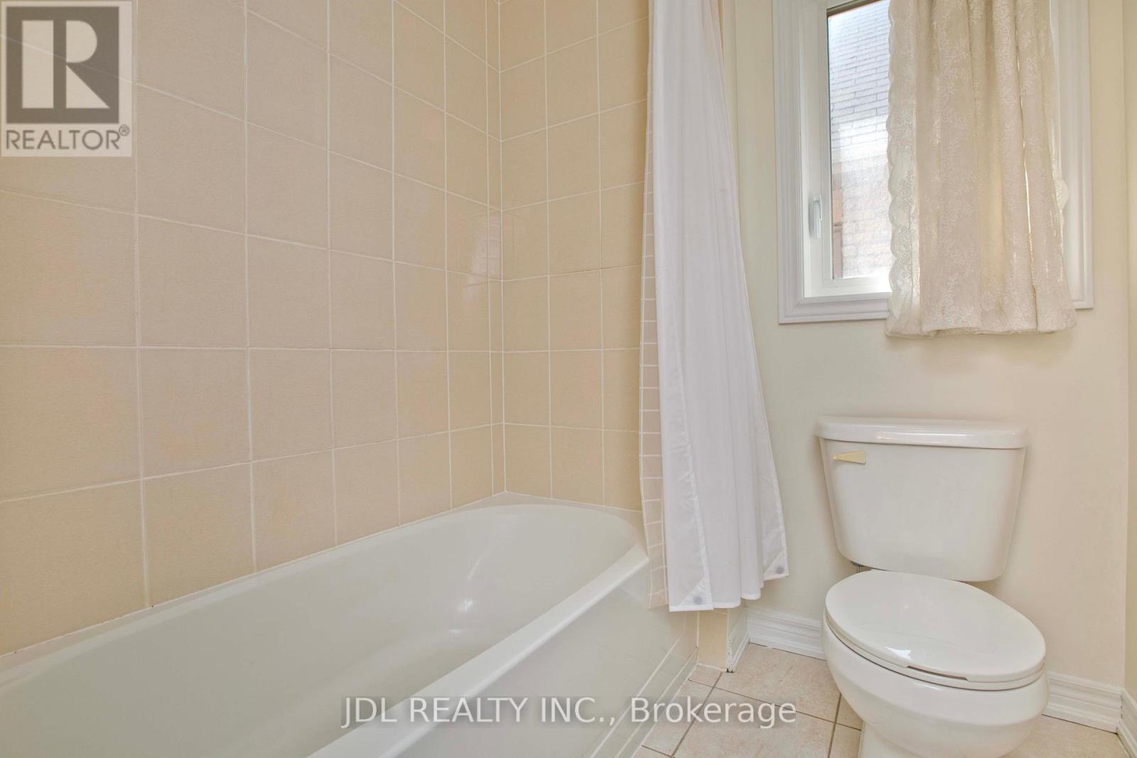 21 Wozniak Crescent, Markham, Ontario  L6E 0L4 - Photo 25 - N12435882