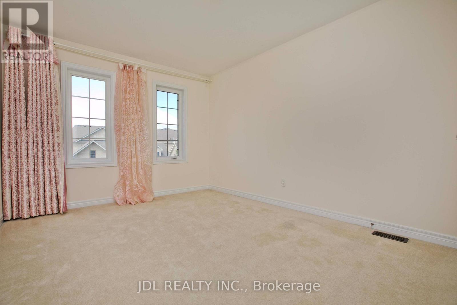 21 Wozniak Crescent, Markham, Ontario  L6E 0L4 - Photo 27 - N12435882