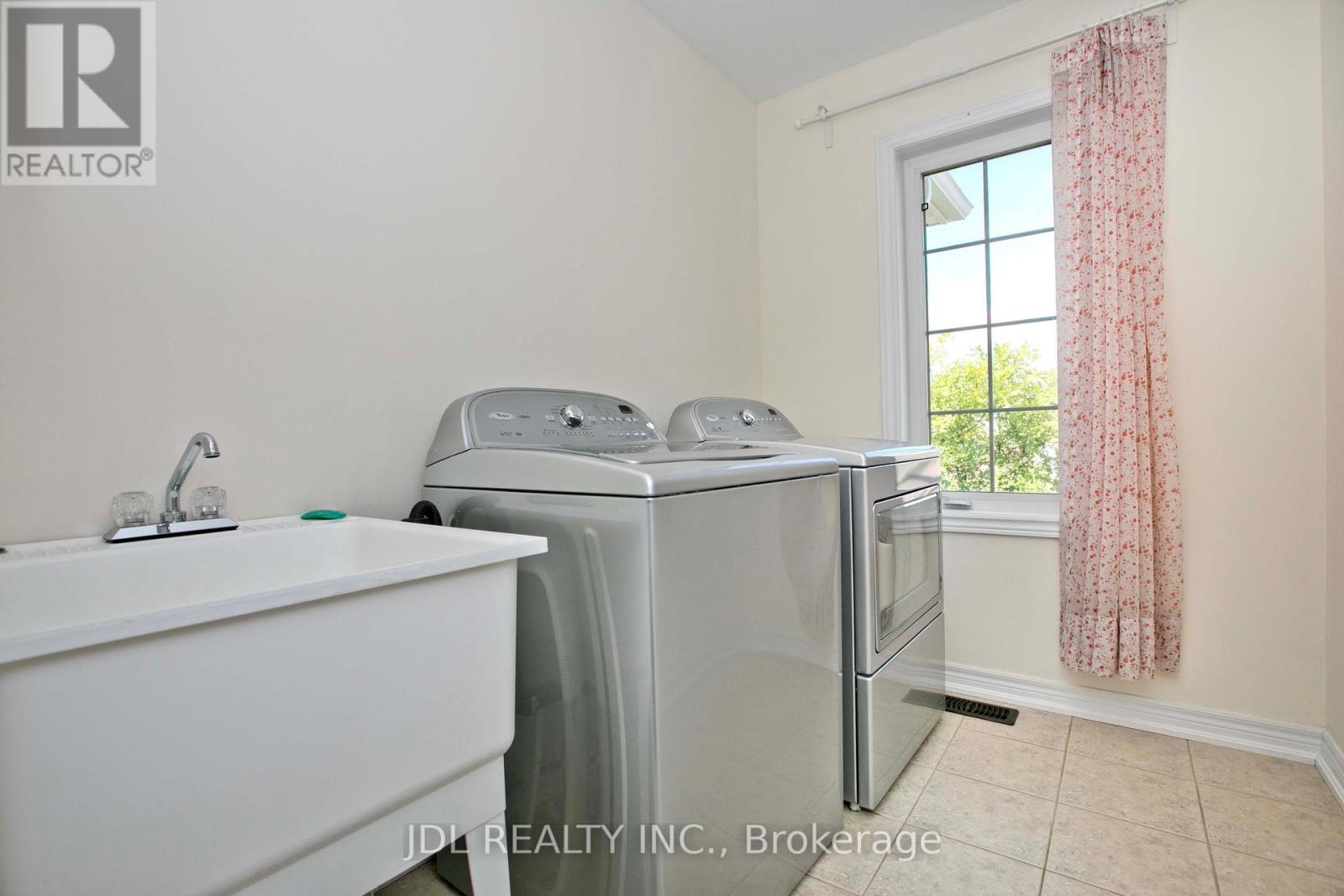 21 Wozniak Crescent, Markham, Ontario  L6E 0L4 - Photo 29 - N12435882
