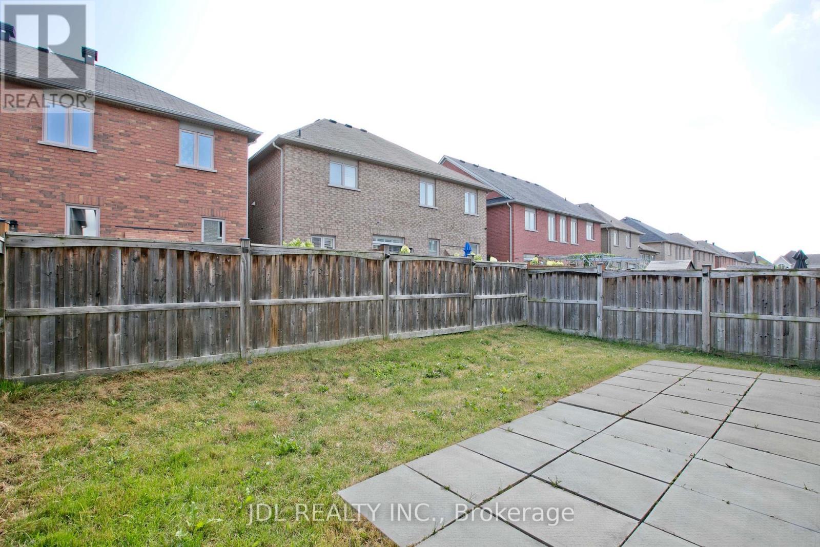 21 Wozniak Crescent, Markham, Ontario  L6E 0L4 - Photo 30 - N12435882