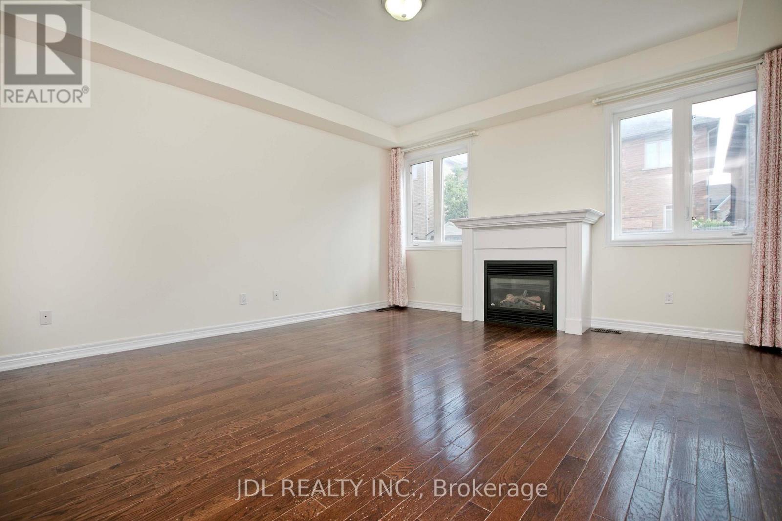 21 Wozniak Crescent, Markham, Ontario  L6E 0L4 - Photo 6 - N12435882