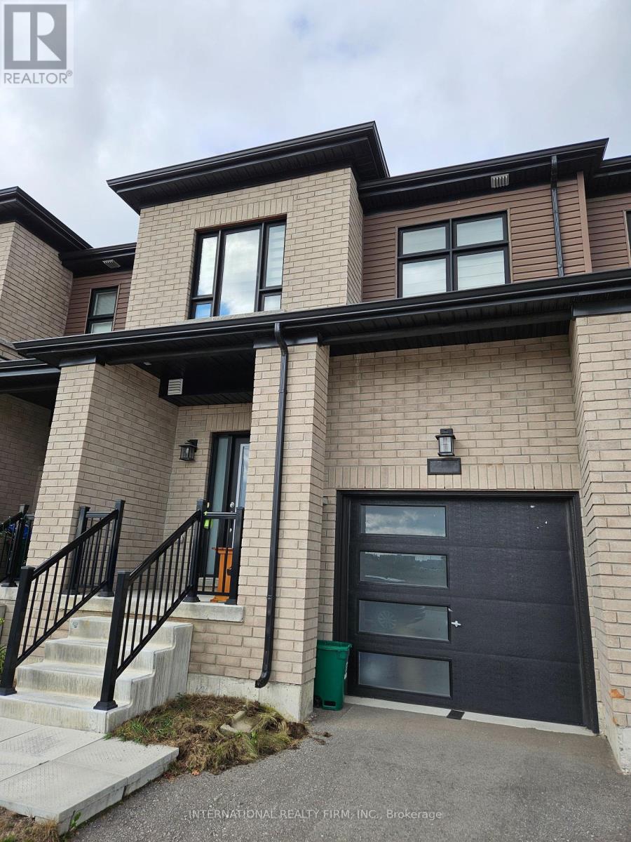 33 TURNBERRY LANE, Barrie, Ontario