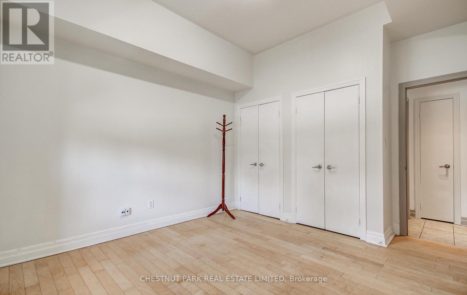 5 - 885 Lakeshore Road E, Mississauga, Ontario  L5E 1E2 - Photo 18 - W12435870