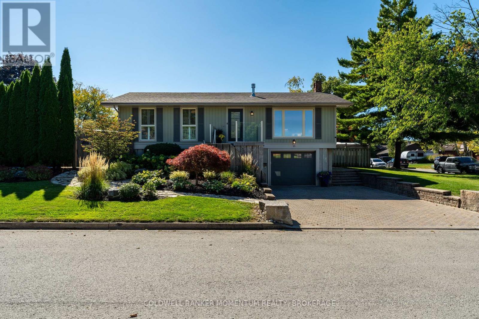 15 The Cedars, St. Catharines, Ontario  L2M 6M7 - Photo 4 - X12435915