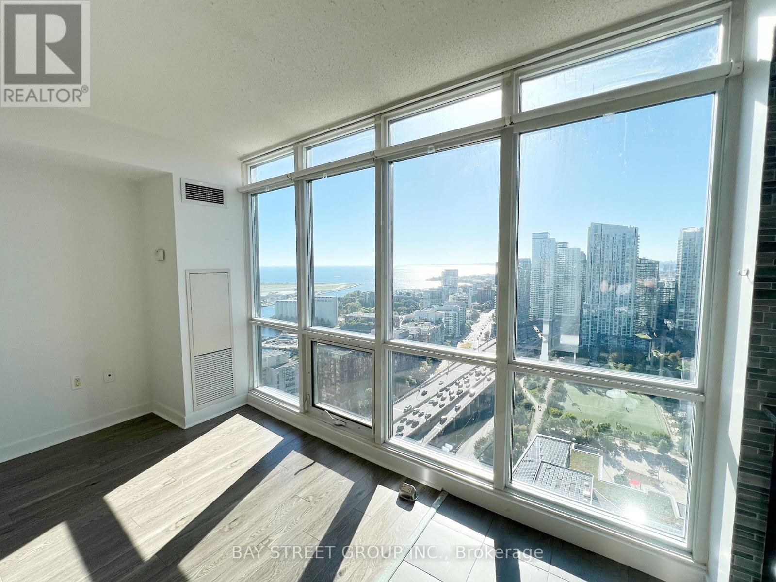 3716 - 11 Brunel Court, Toronto, Ontario  M5V 3Y3 - Photo 3 - C12435938