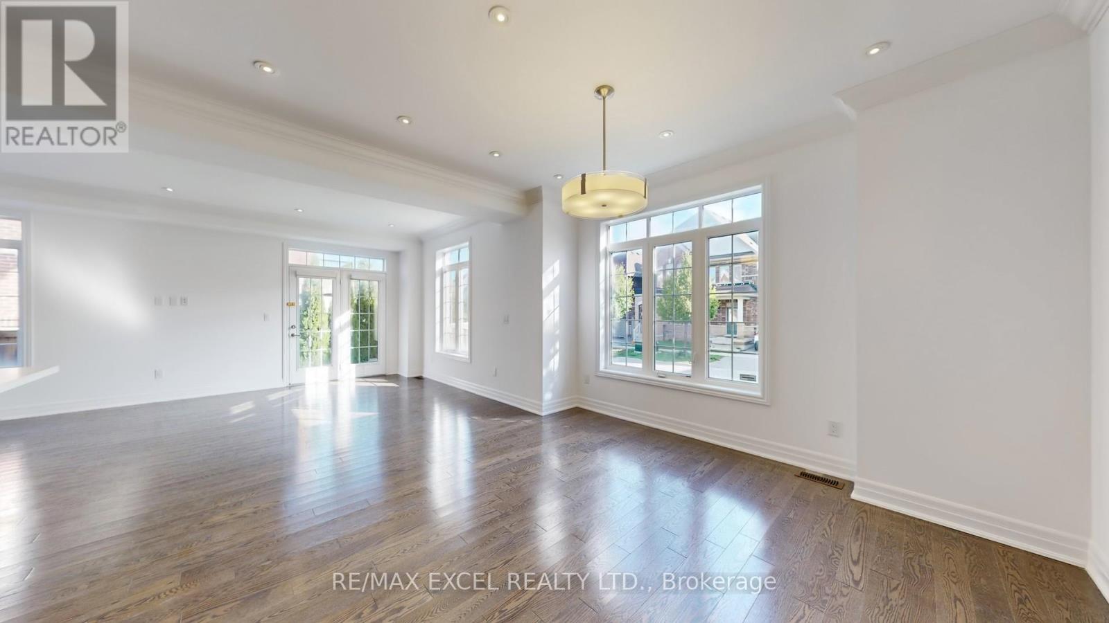103 Living Crescent, Markham, Ontario  L6C 0T4 - Photo 11 - N12435917