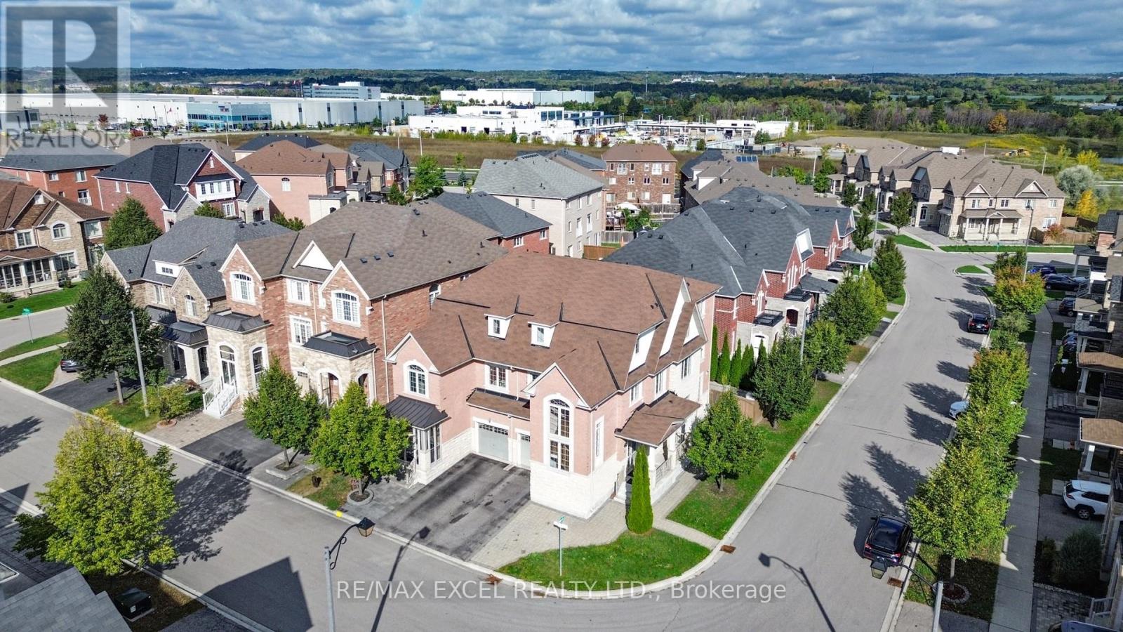 103 Living Crescent, Markham, Ontario  L6C 0T4 - Photo 3 - N12435917