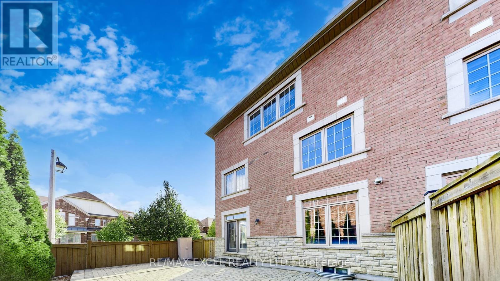 103 Living Crescent, Markham, Ontario  L6C 0T4 - Photo 30 - N12435917