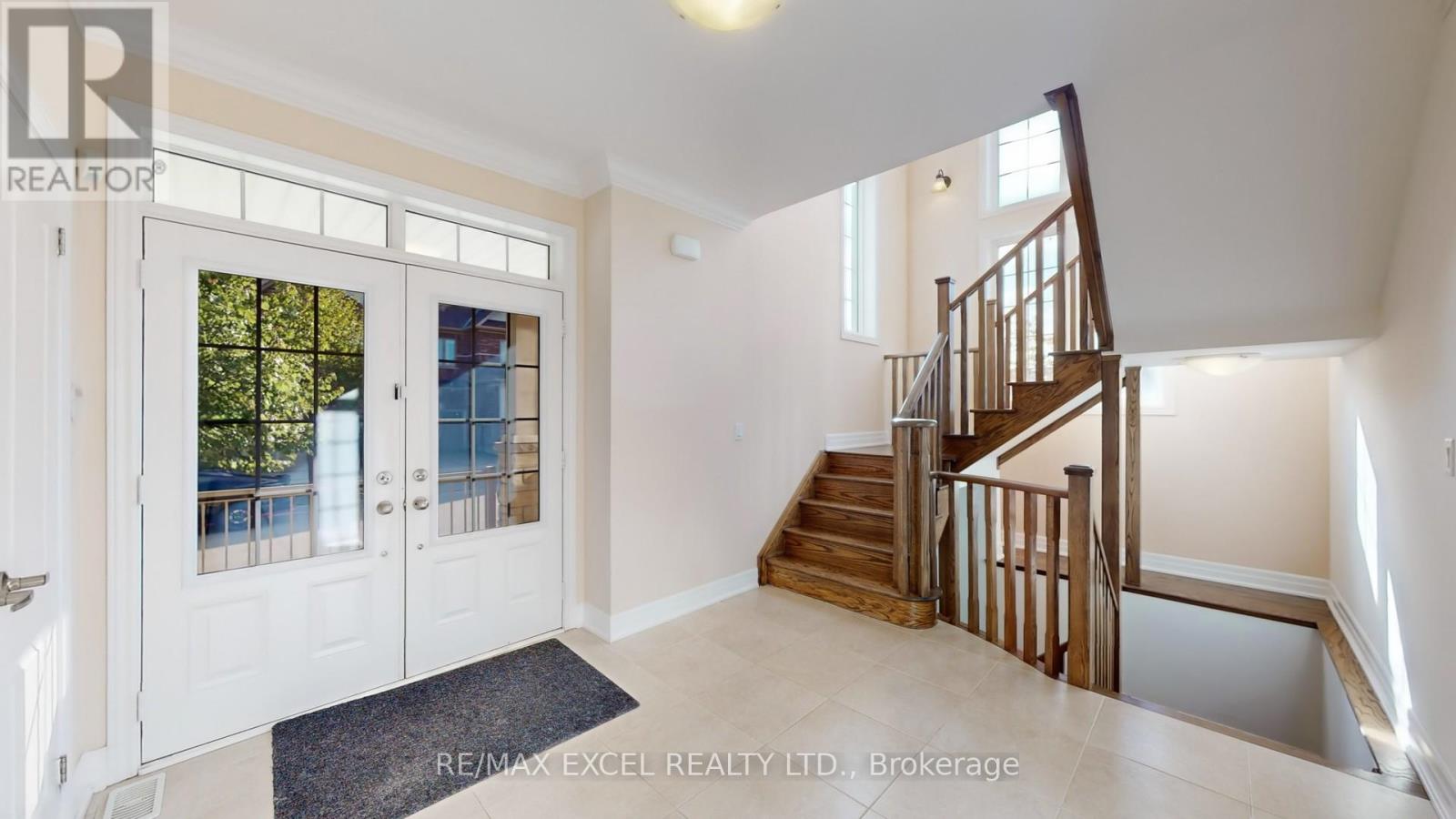 103 Living Crescent, Markham, Ontario  L6C 0T4 - Photo 7 - N12435917