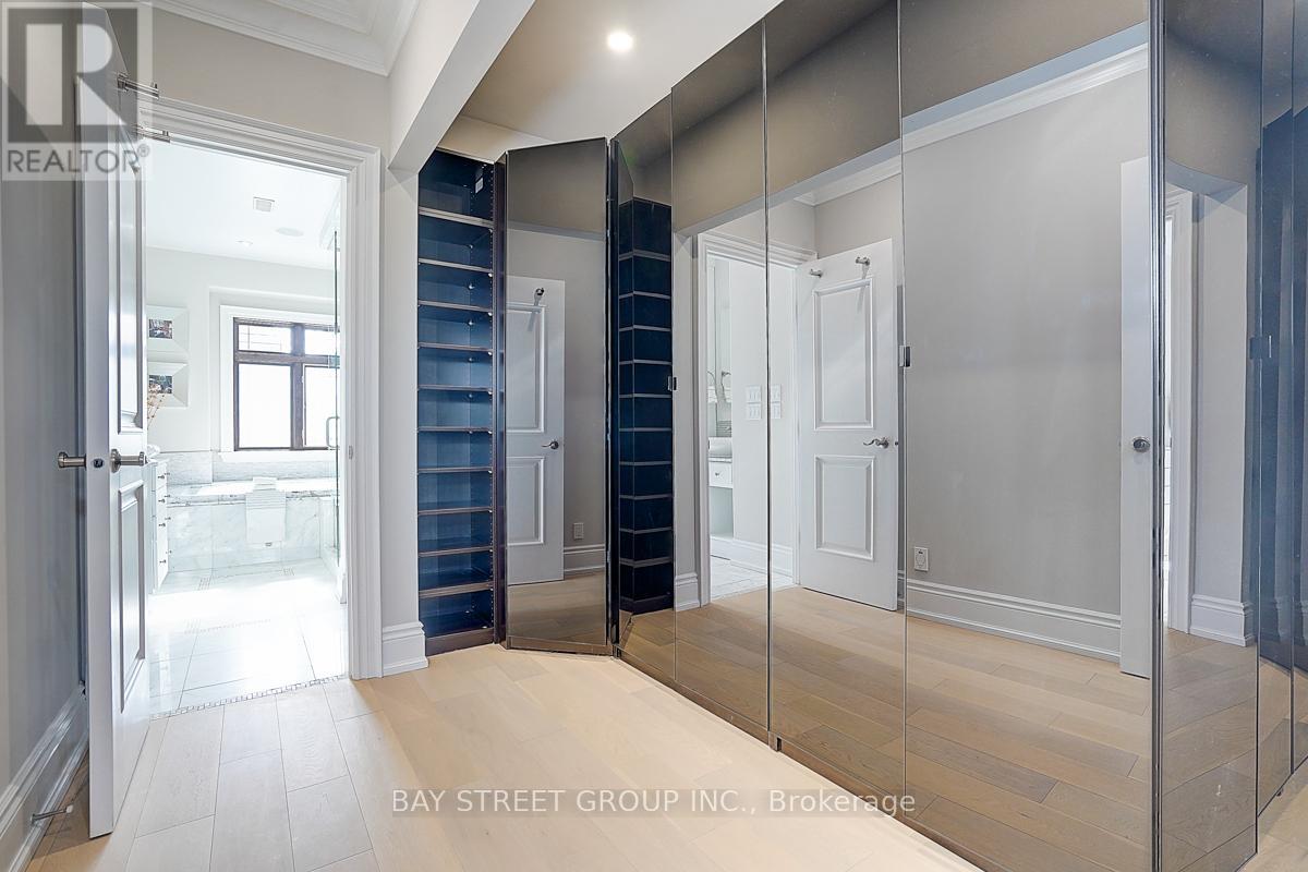 452 Avon Crescent, Oakville, Ontario  L6J 2T3 - Photo 33 - W12435914