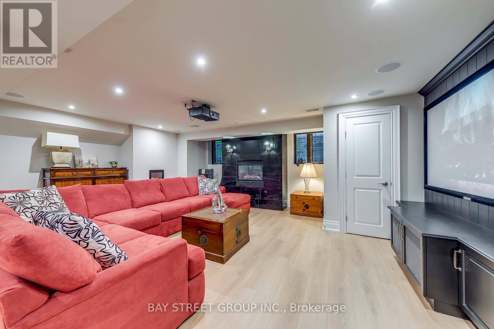 452 Avon Crescent, Oakville, Ontario  L6J 2T3 - Photo 42 - W12435914