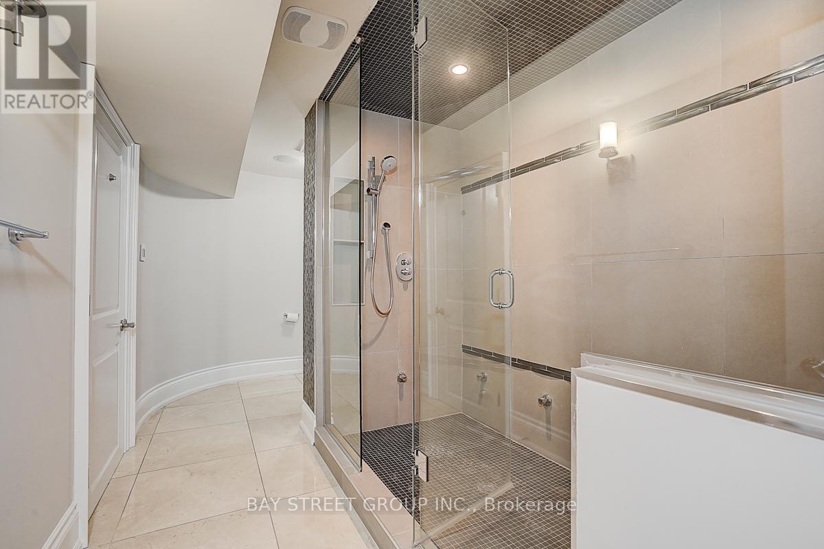 452 Avon Crescent, Oakville, Ontario  L6J 2T3 - Photo 46 - W12435914