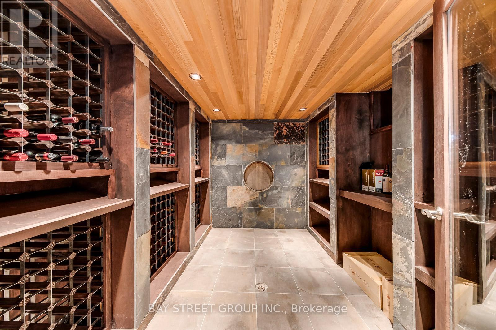 452 Avon Crescent, Oakville, Ontario  L6J 2T3 - Photo 47 - W12435914