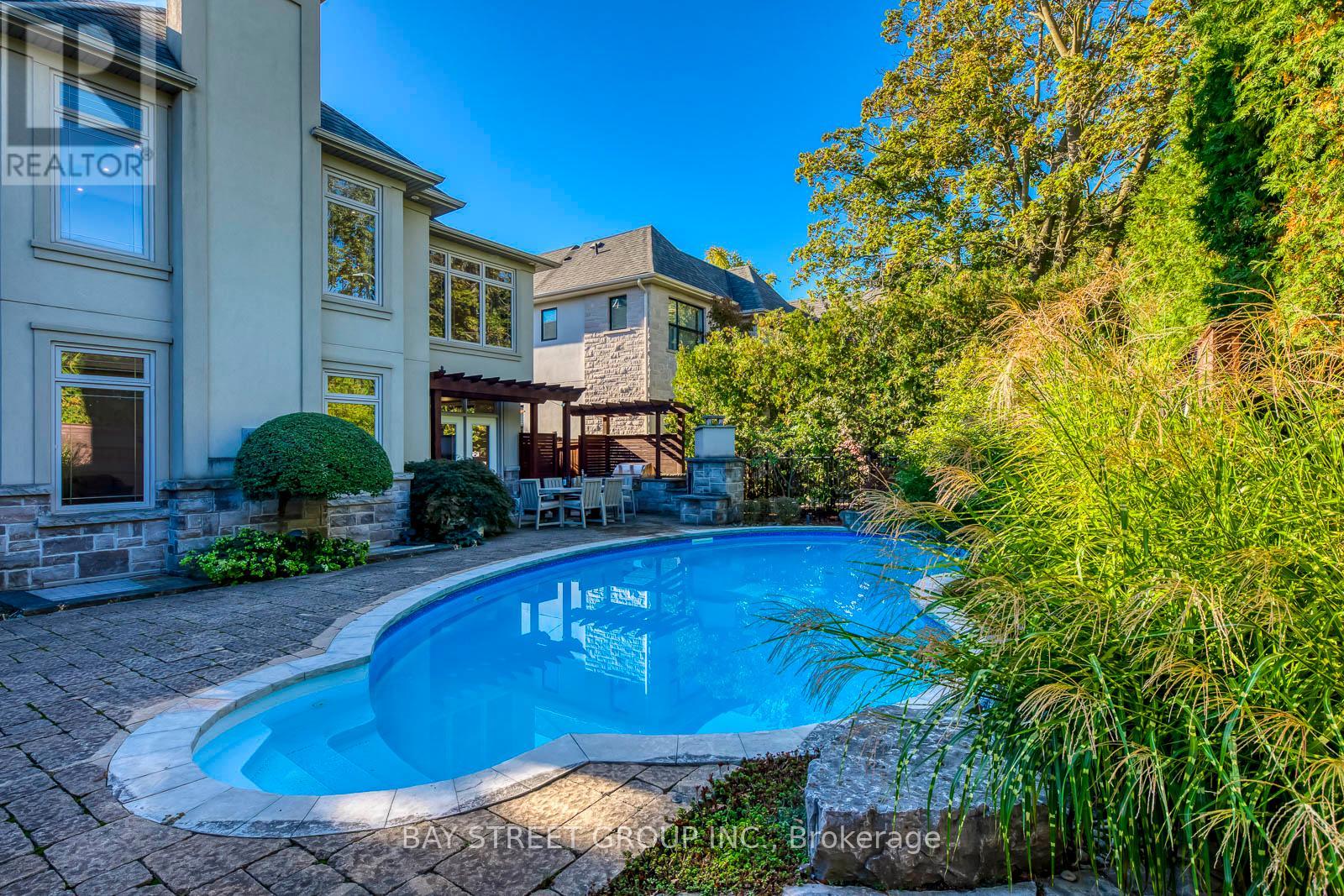 452 Avon Crescent, Oakville, Ontario  L6J 2T3 - Photo 48 - W12435914
