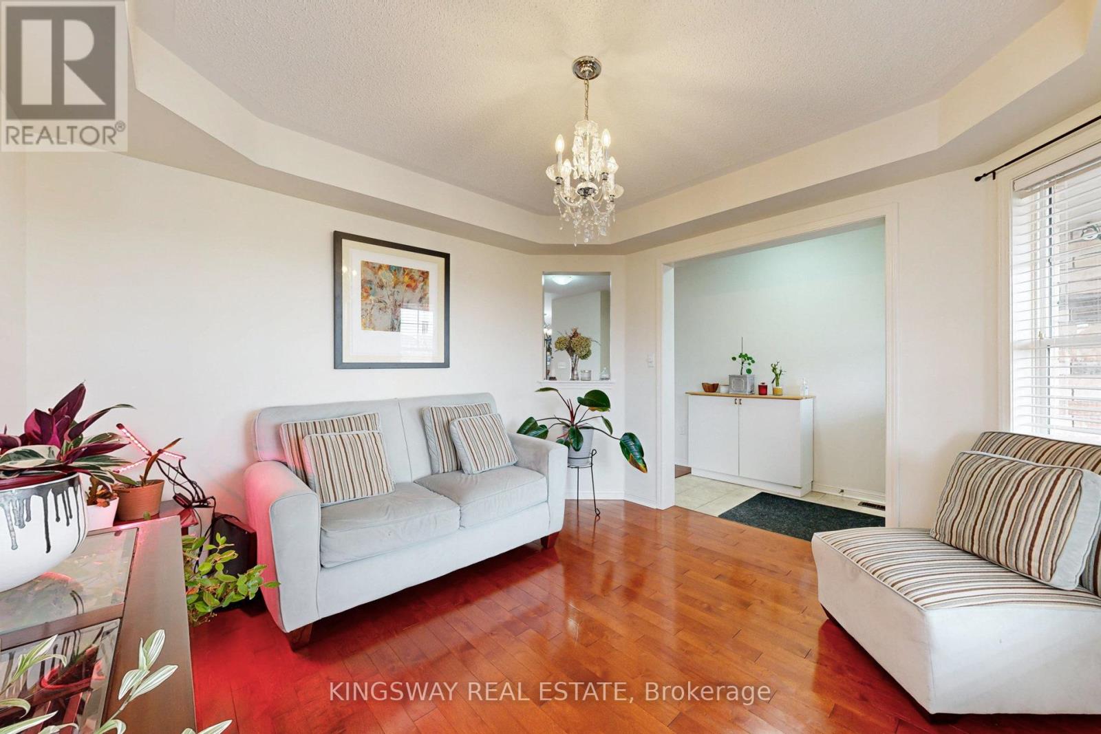 142 Valleyway Drive, Brampton, Ontario  L6X 0N3 - Photo 10 - W12435925