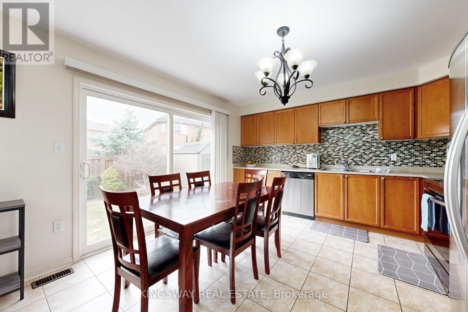 142 Valleyway Drive, Brampton, Ontario  L6X 0N3 - Photo 17 - W12435925