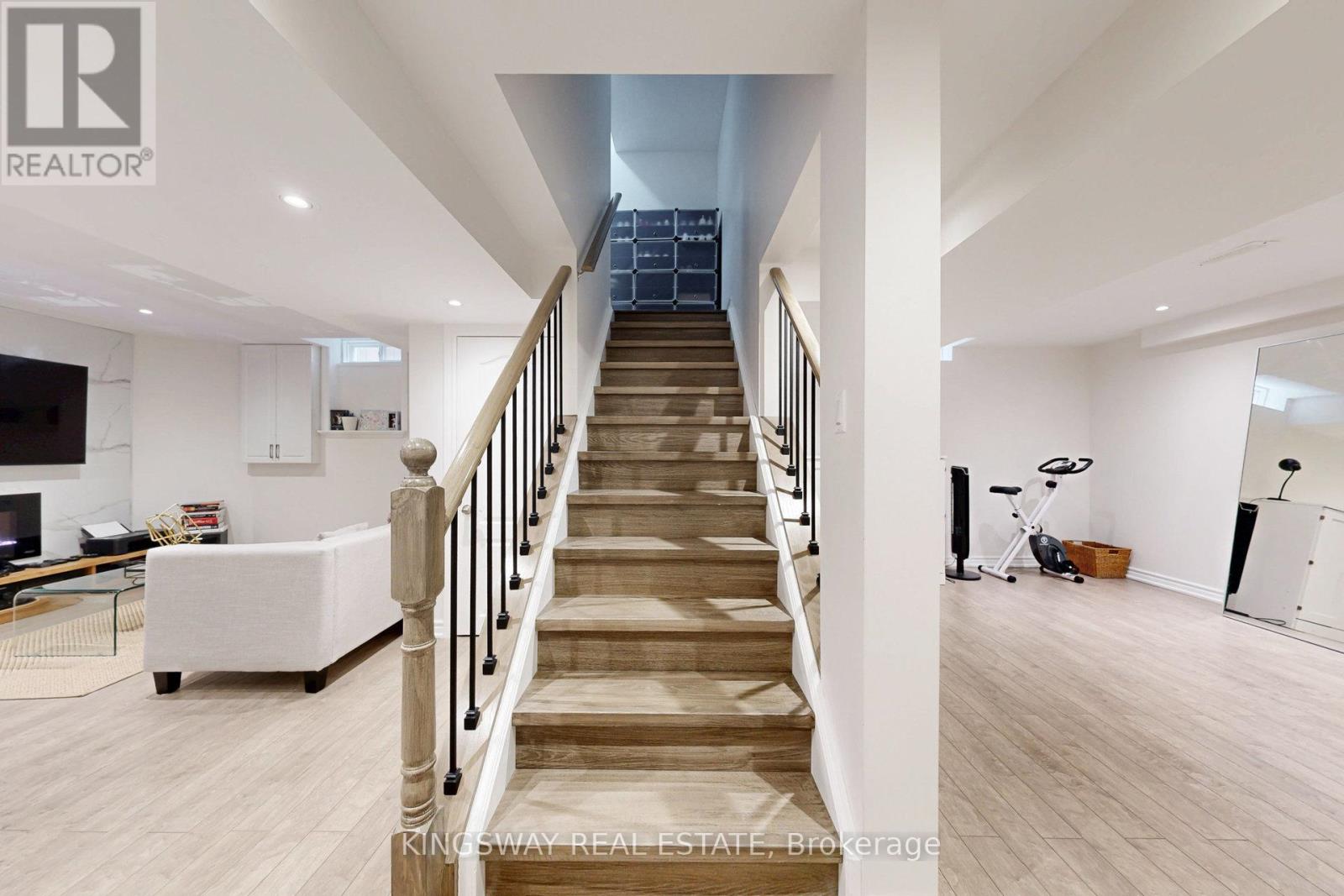 142 Valleyway Drive, Brampton, Ontario  L6X 0N3 - Photo 34 - W12435925