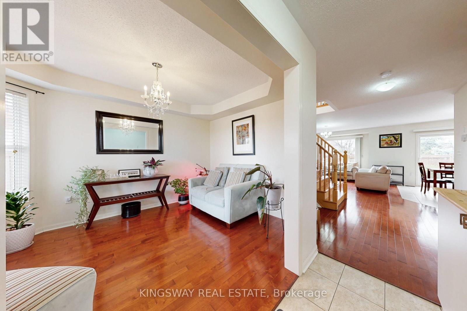 142 Valleyway Drive, Brampton, Ontario  L6X 0N3 - Photo 6 - W12435925