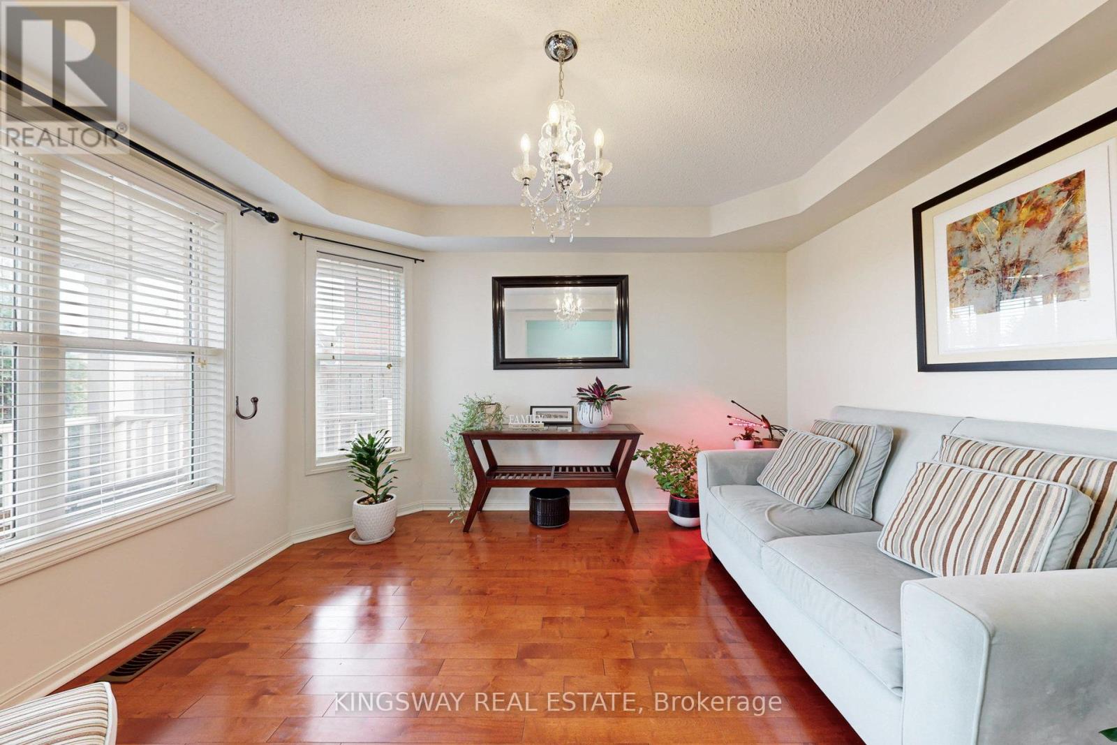 142 Valleyway Drive, Brampton, Ontario  L6X 0N3 - Photo 7 - W12435925