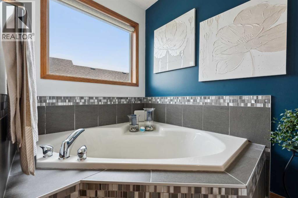 16 Bow Ridge Drive, Cochrane, Alberta  T4C 1V6 - Photo 25 - A2230277