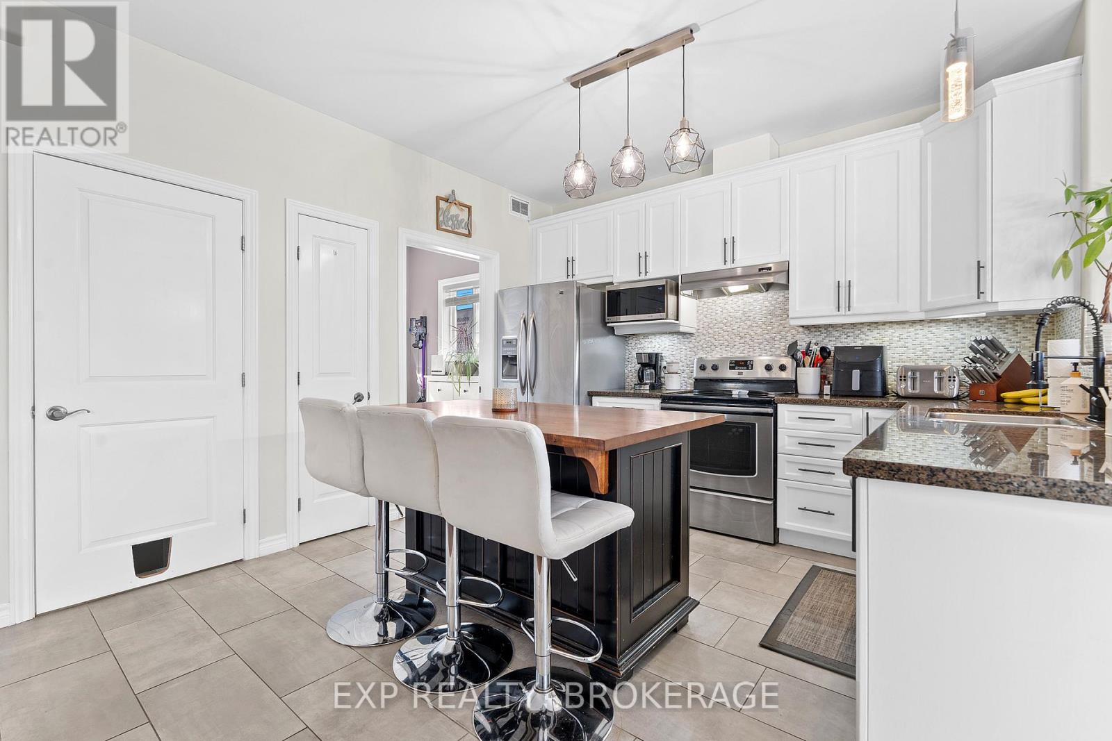 120 Mcdonough Crescent, Loyalist, Ontario  K7N 0A4 - Photo 14 - X12433660