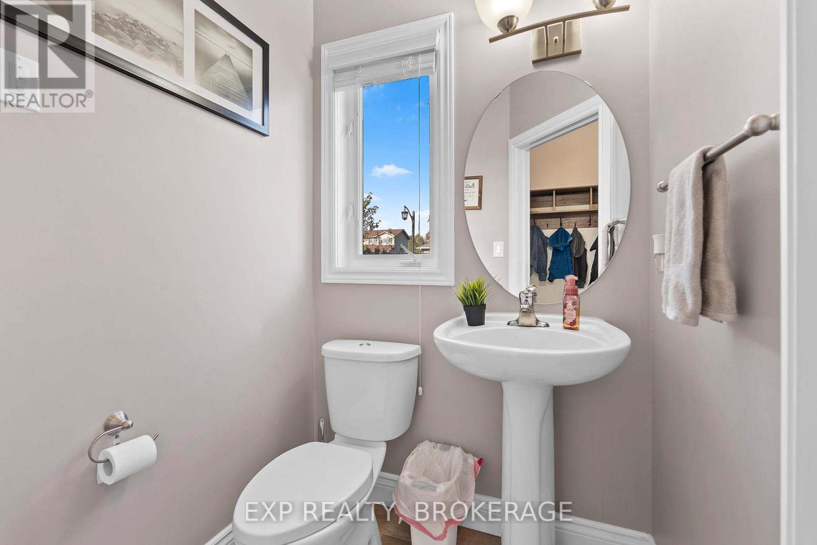 120 Mcdonough Crescent, Loyalist, Ontario  K7N 0A4 - Photo 6 - X12433660