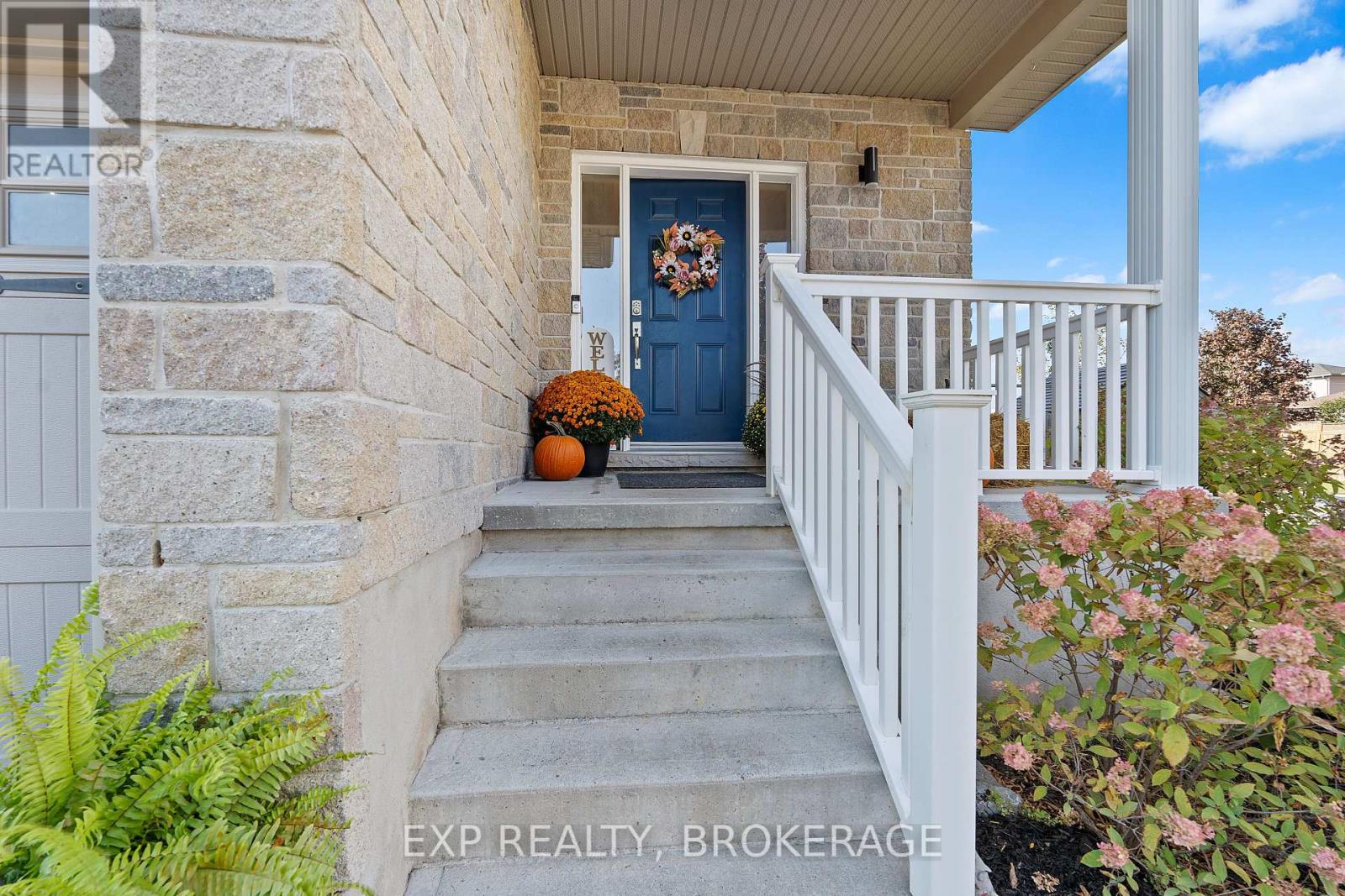 120 Mcdonough Crescent, Loyalist, Ontario  K7N 0A4 - Photo 5 - X12433660