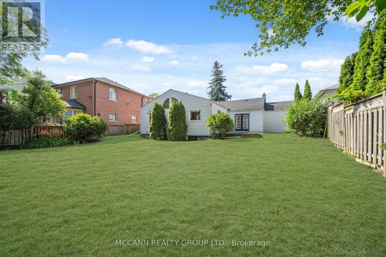 102 Yorkminster Road, Toronto, Ontario  M2P 1M6 - Photo 30 - C12435887