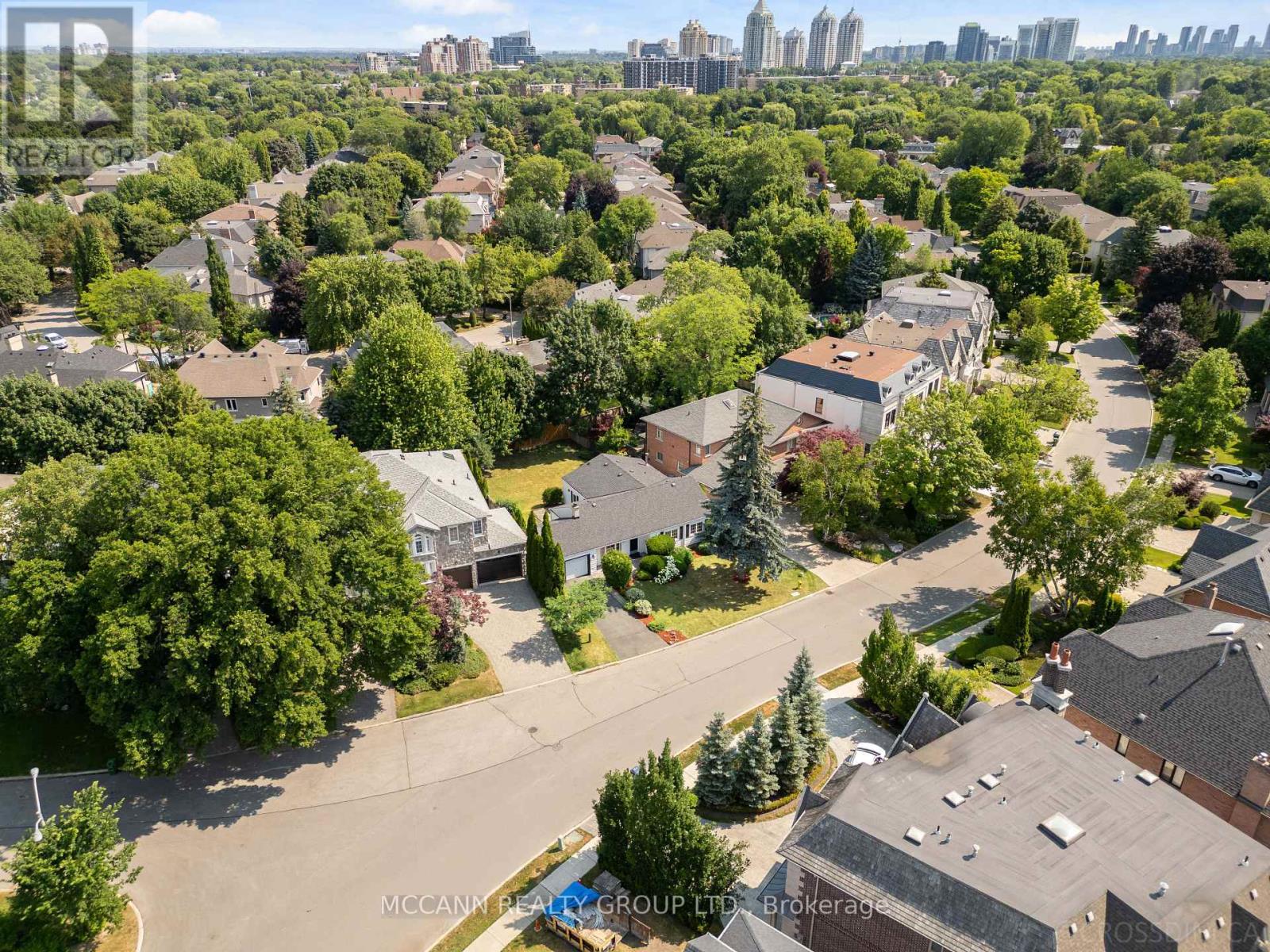 102 Yorkminster Road, Toronto, Ontario  M2P 1M6 - Photo 38 - C12435887