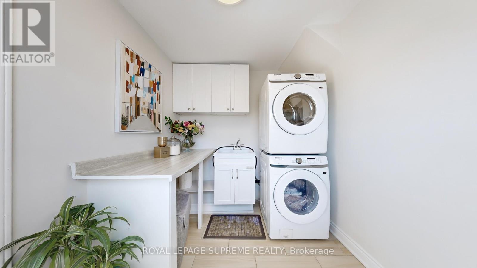310 Nairn Avenue, Toronto, Ontario  M6E 4H8 - Photo 16 - W12315357