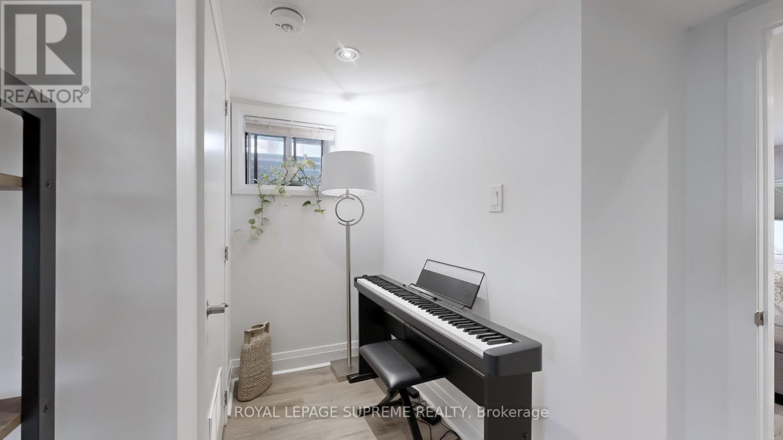 310 Nairn Avenue, Toronto, Ontario  M6E 4H8 - Photo 37 - W12315357