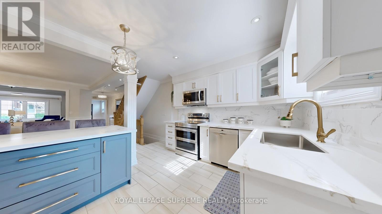 310 Nairn Avenue, Toronto, Ontario  M6E 4H8 - Photo 11 - W12315357