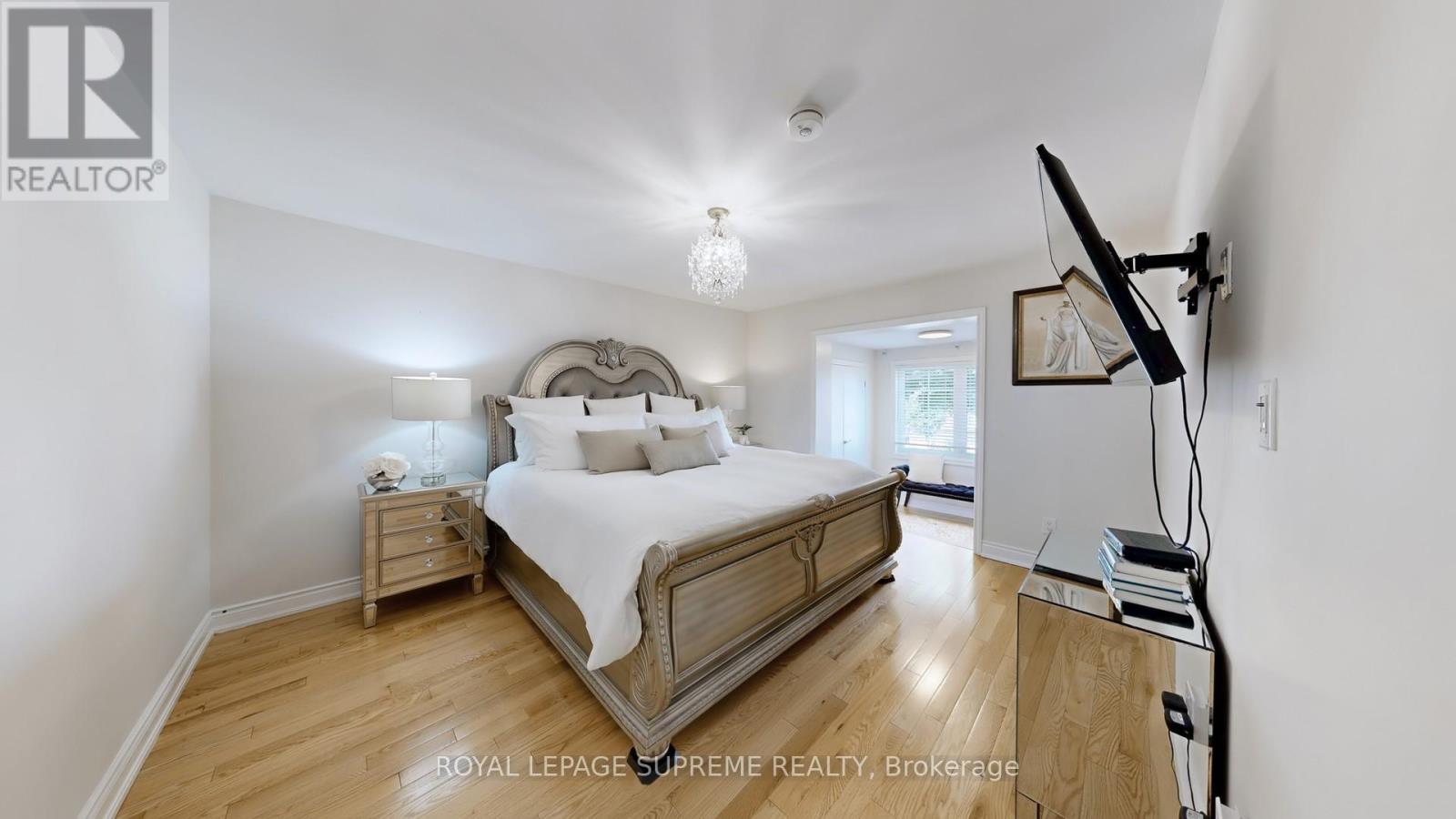 310 Nairn Avenue, Toronto, Ontario  M6E 4H8 - Photo 19 - W12315357