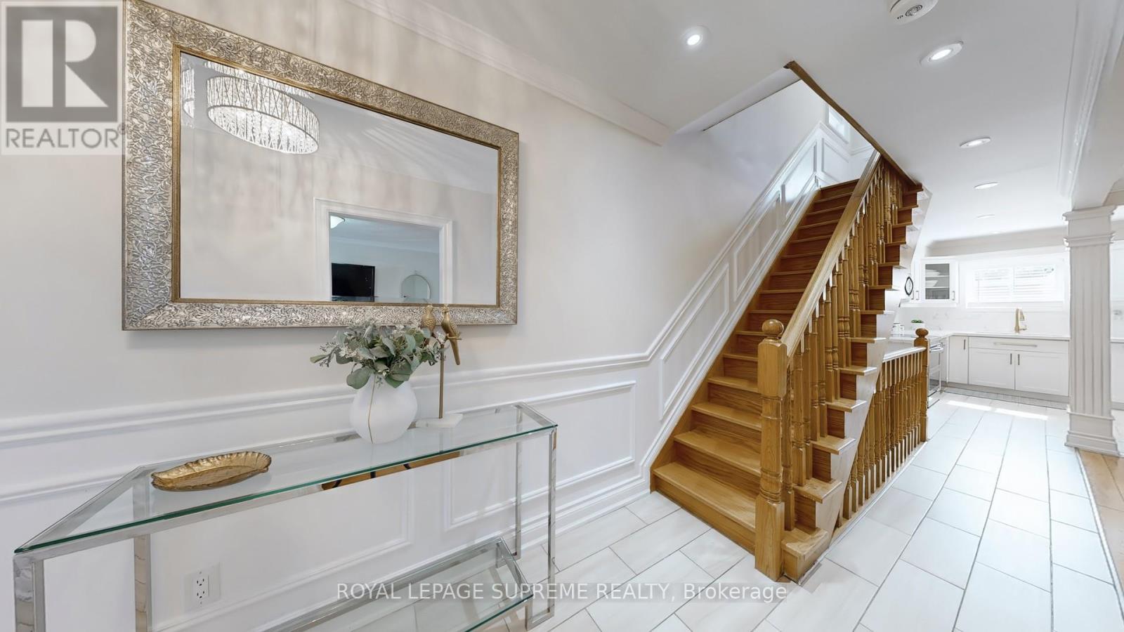 310 Nairn Avenue, Toronto, Ontario  M6E 4H8 - Photo 18 - W12315357