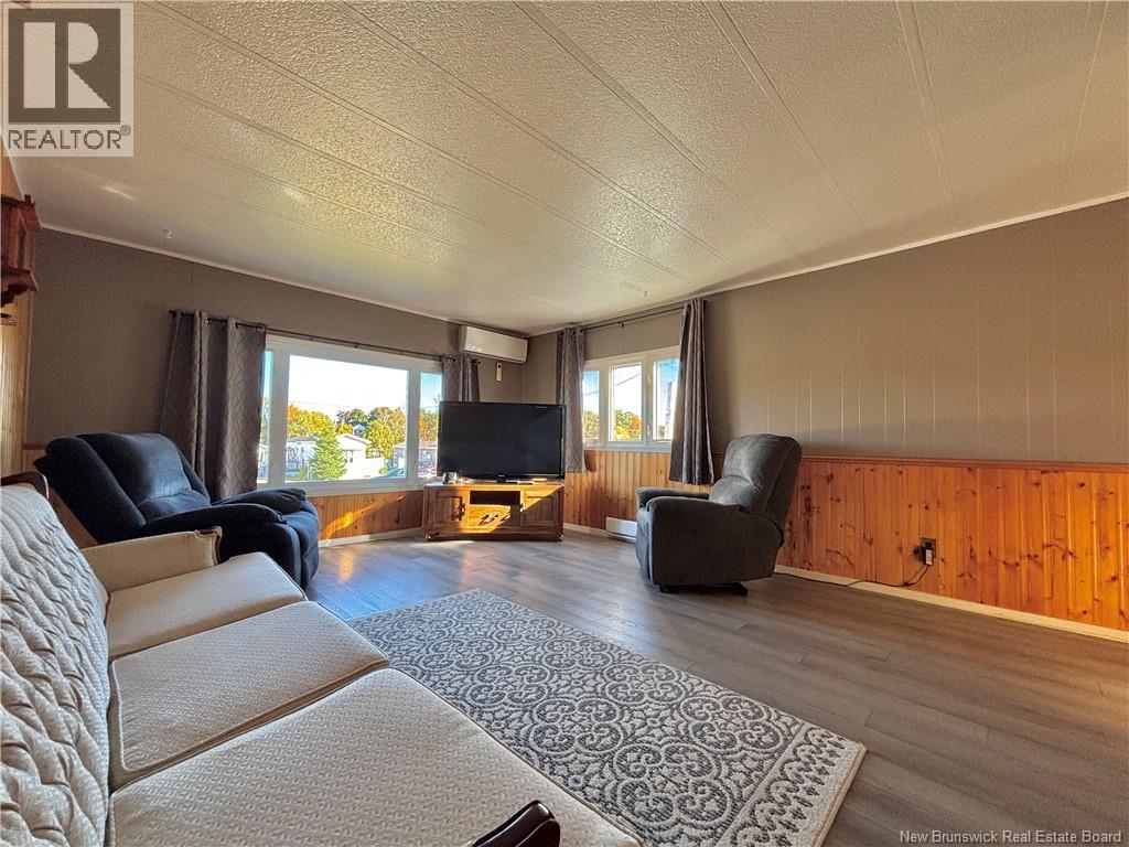 541 Kent, Bathurst, New Brunswick  E2A 2T2 - Photo 7 - NB127520