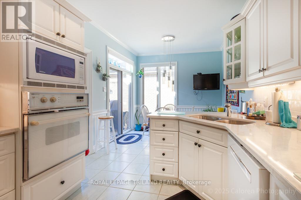 23 - 1040 Riverside Drive, London North, Ontario  N6H 5N4 - Photo 18 - X12436004