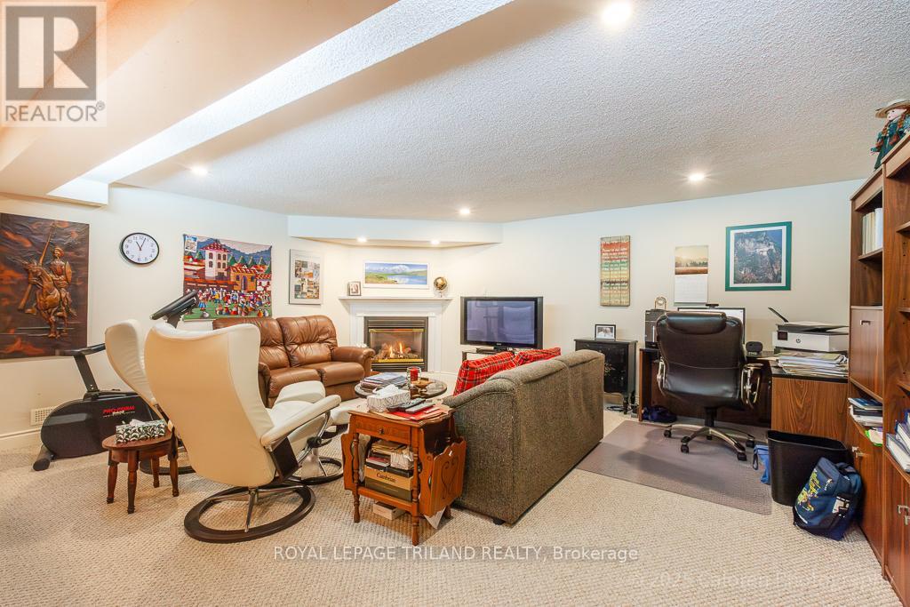 23 - 1040 Riverside Drive, London North, Ontario  N6H 5N4 - Photo 44 - X12436004