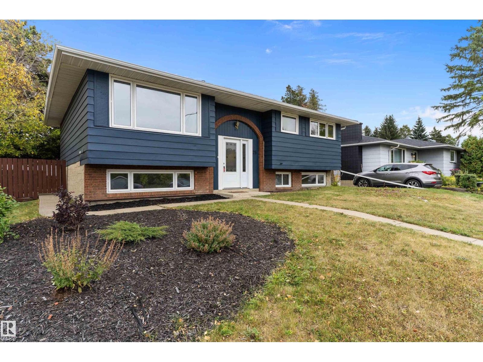 25 Grant Av, Sherwood Park, Alberta  T8A 3B7 - Photo 2 - E4460160